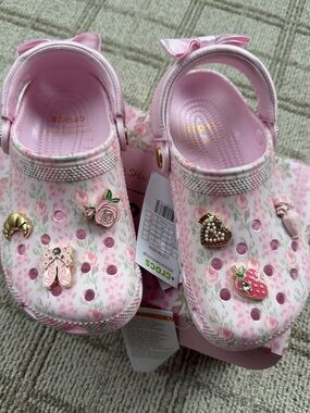 CROCS Kids Pink Floral Clogs with Charm Jibbitz